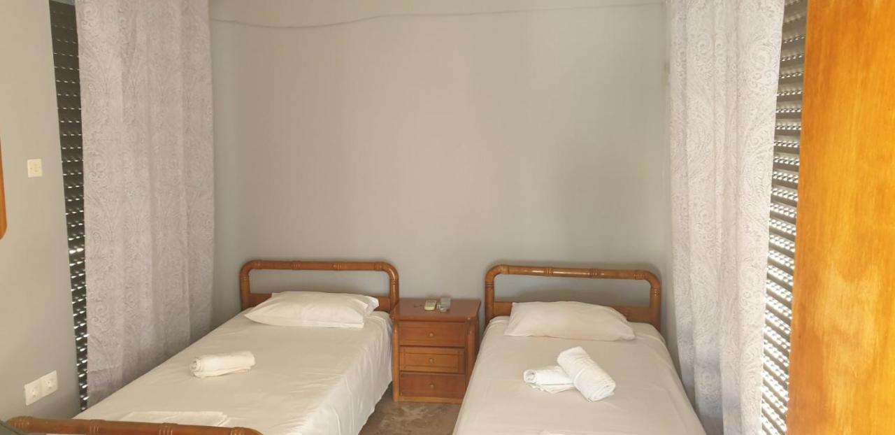 Pansion Marousa Methana Exterior photo