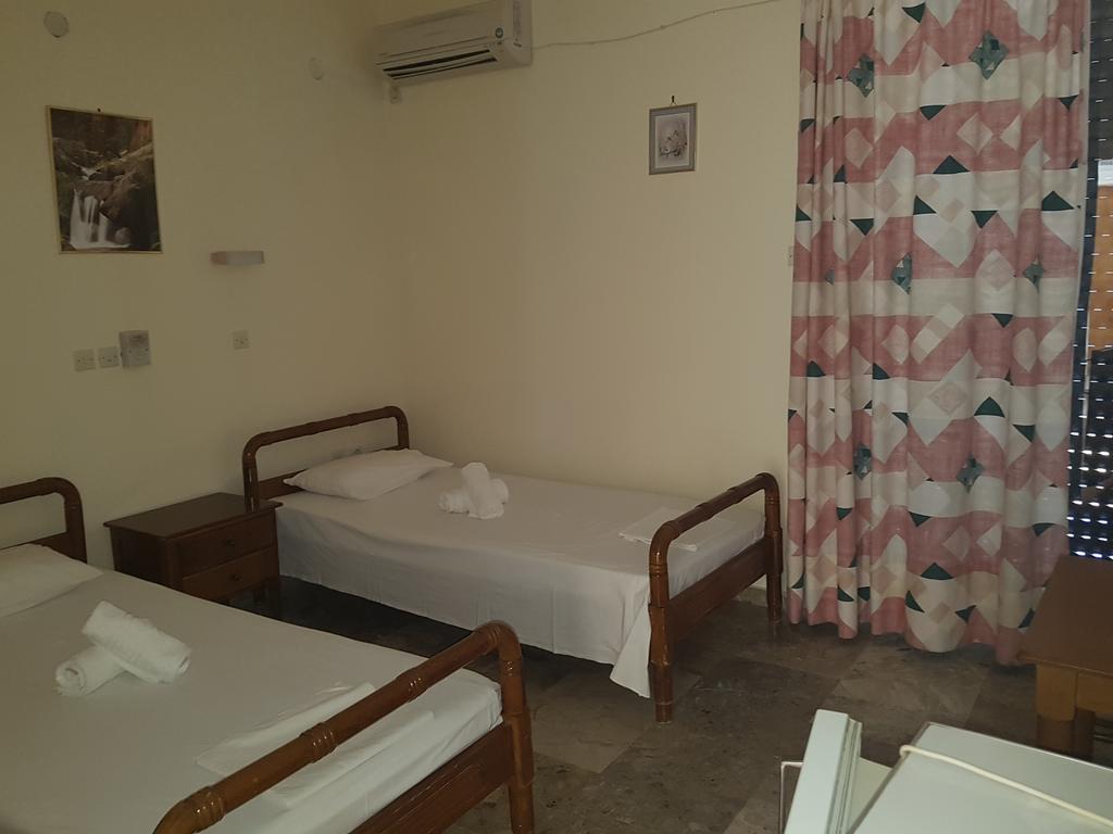 Pansion Marousa Methana Exterior photo